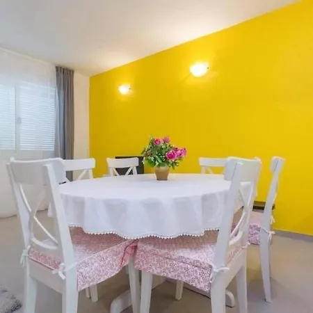 Apartment Burica