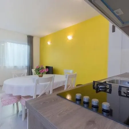 Apartment Burica *