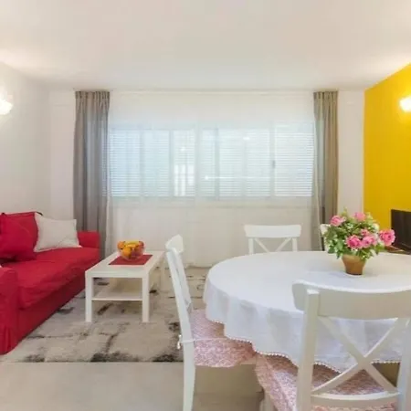 Apartment Burica Primosten